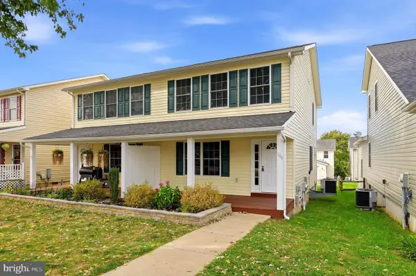 106 Center St, CHARLES TOWN, WV 25414