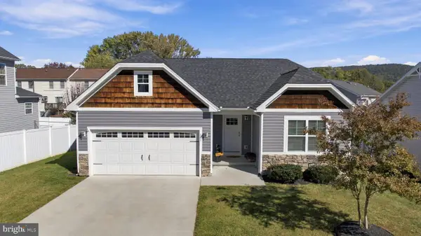141 Village Cir, HARPERS FERRY, WV 25425