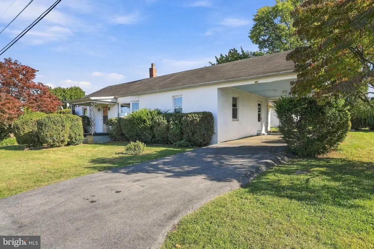 210 E 7th Ave, Ranson, WV 25438 - #1