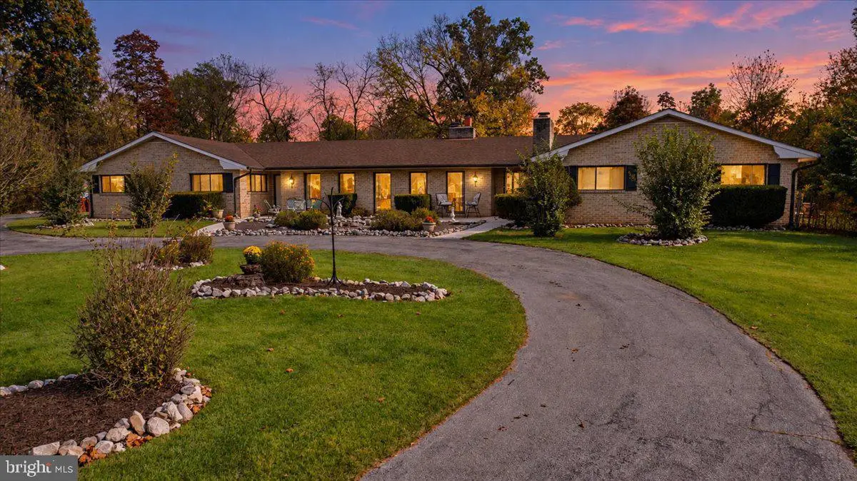 387 Woodbury Dr, Kearneysville, WV 25430 - #1