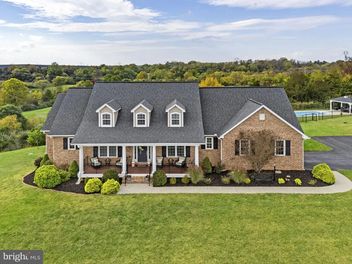 90 Falcon Ridge Dr, Charles Town, WV 25414 - #1