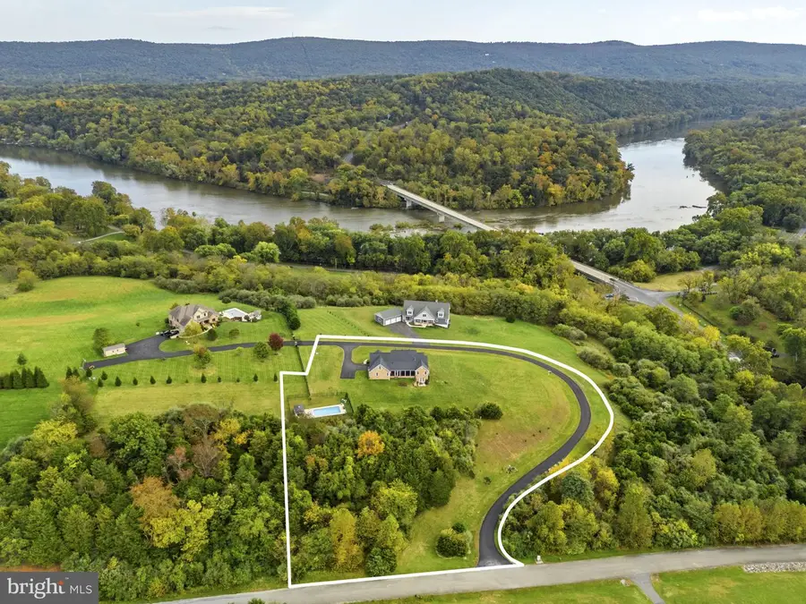 90 Falcon Ridge Dr, Charles Town, WV 25414 - #2