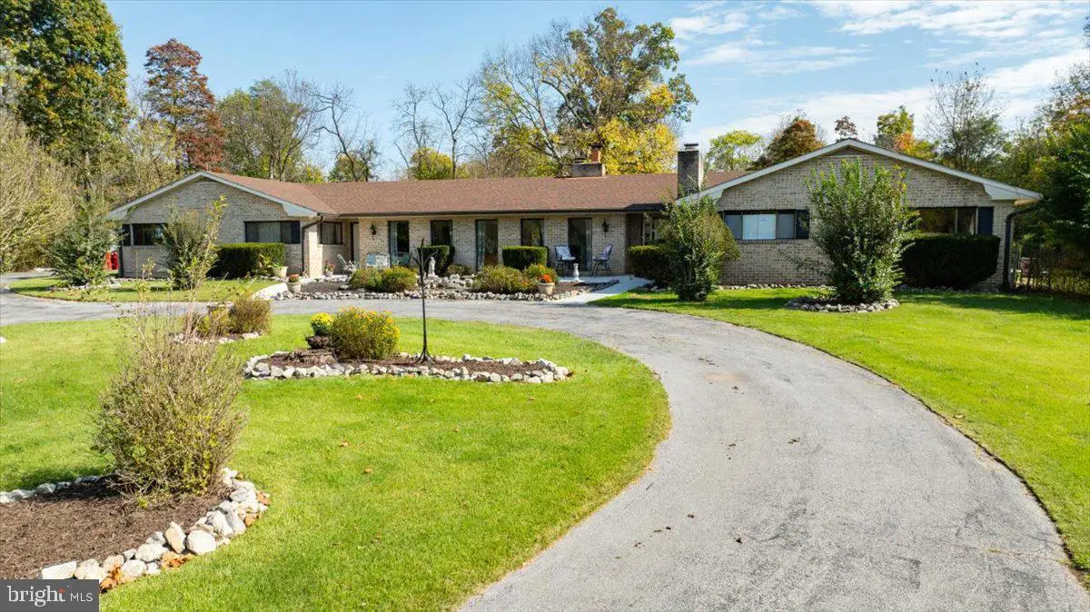 387 Woodbury Dr, Kearneysville, WV 25430 - #1
