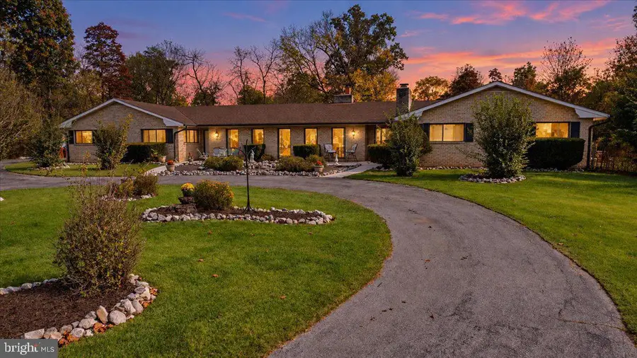 387 Woodbury Dr, Kearneysville, WV 25430 - #2