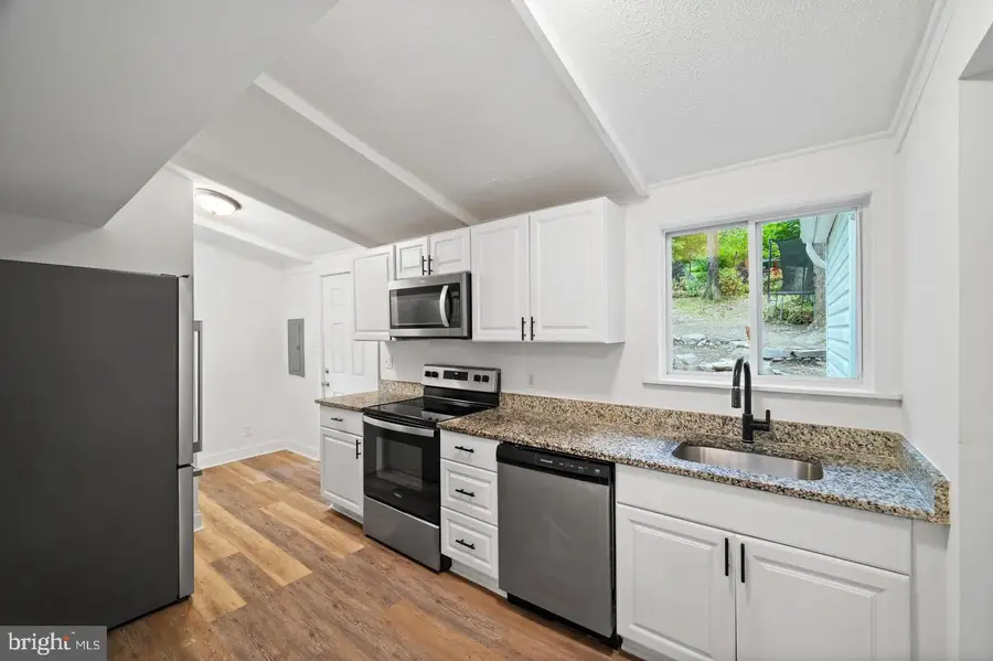 185 Woodpecker Ln, Harpers Ferry, WV 25425 - #3