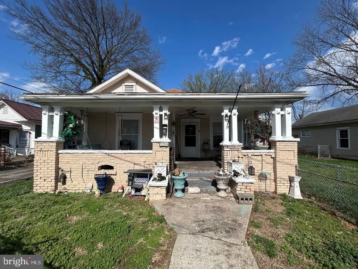 920 1st Ave, Charleston, WV 25302 - #1