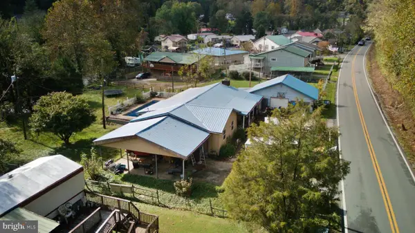 3438 Jerry West Hwy, LOGAN, WV 25601
