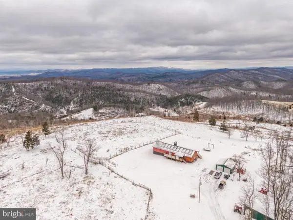 5123 Back Valley Rd, LINDSIDE, WV 24951