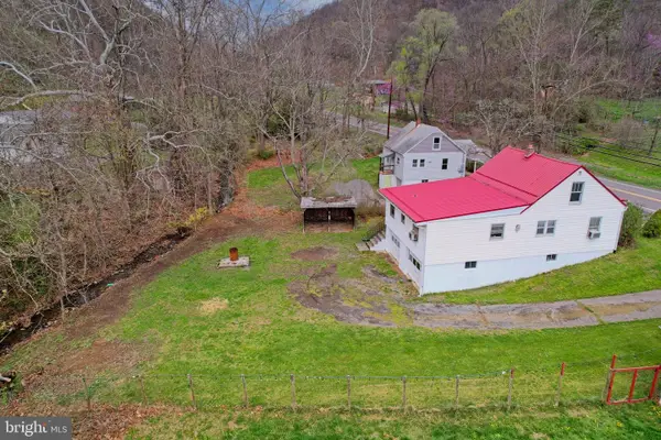 159 Rocket Center, SHORT GAP, WV 26726