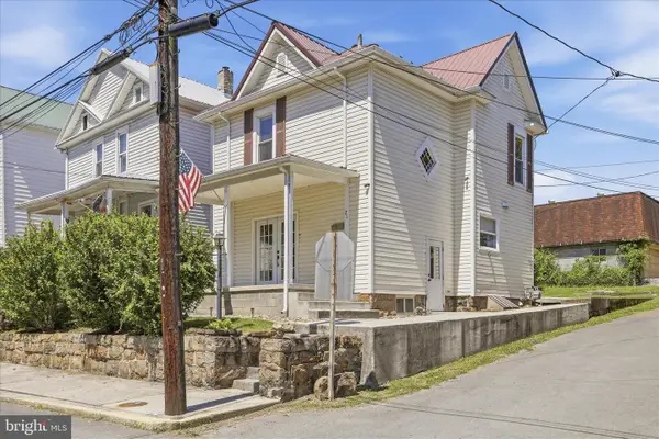 21 Sharpless St, KEYSER, WV 26726