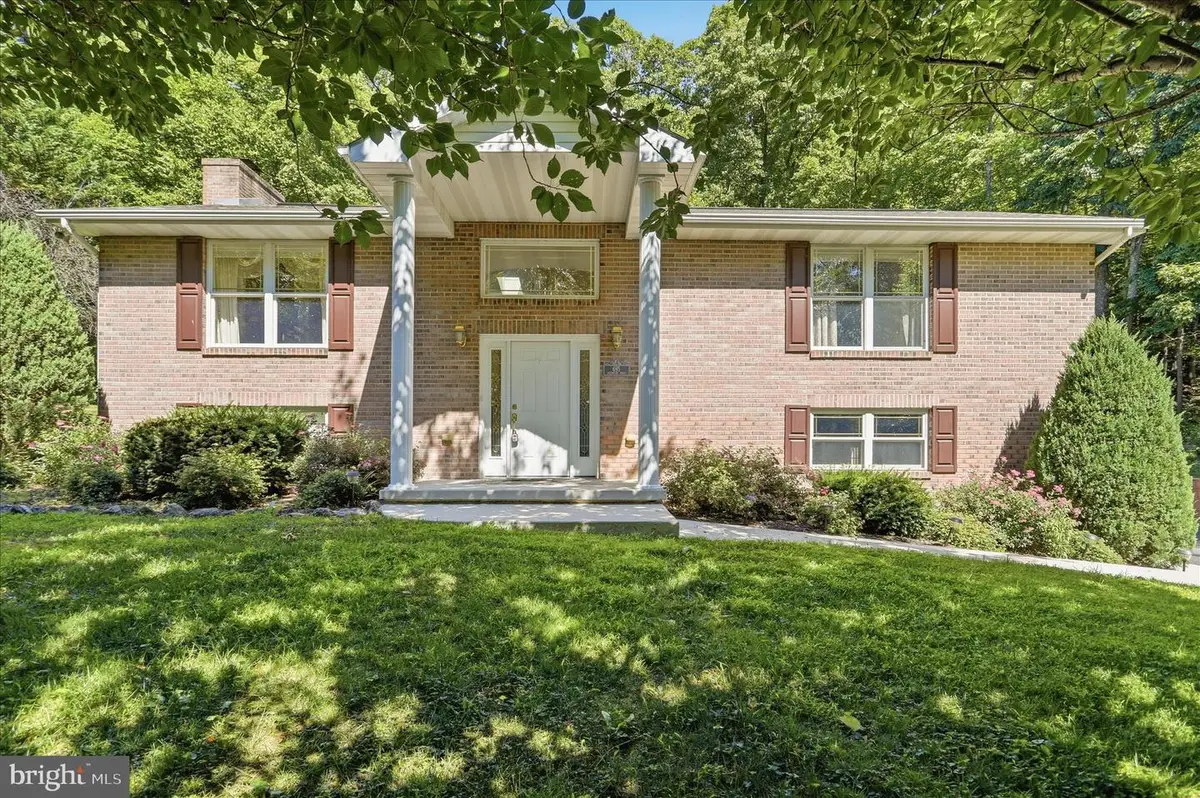 695 Sherwood Dr, Ridgeley, WV 26753 - #1
