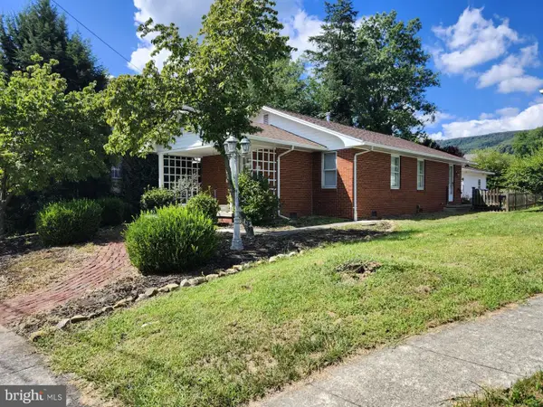 166 S A St, KEYSER, WV 26726