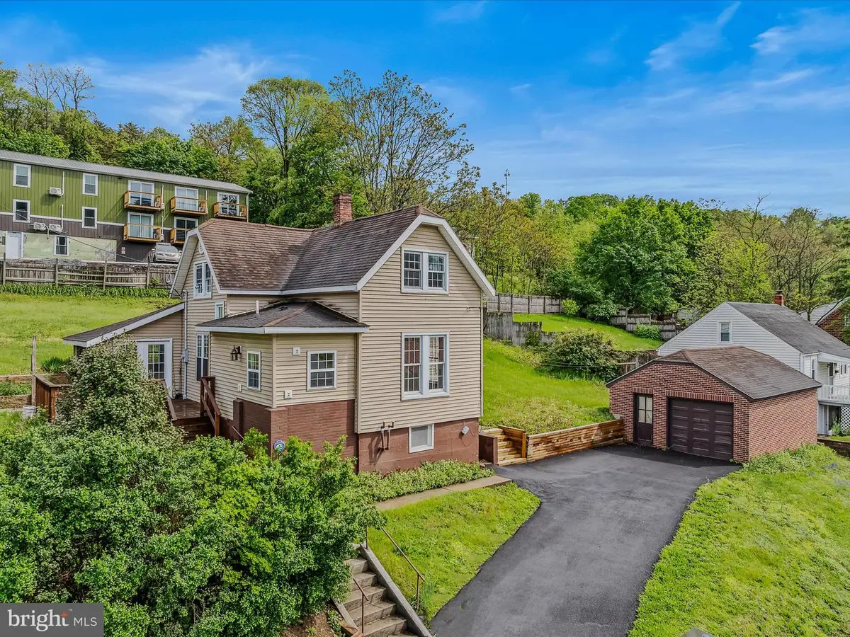 151 S Laurel Ave, Berkeley Springs, WV 25411 - Image #1