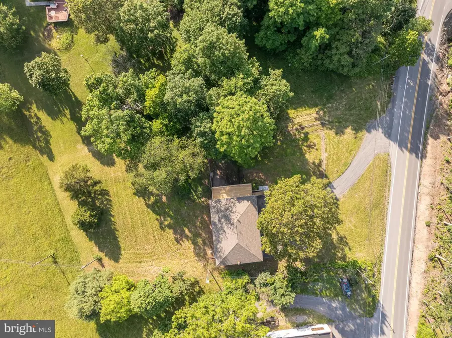 9708 Martinsburg Rd, Hedgesville, WV 25427 - Image #2