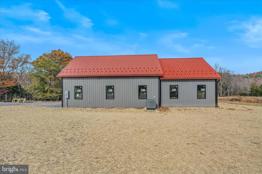 237 Foggy Bottom Ln, Berkeley Springs, WV 25411 - Image #2