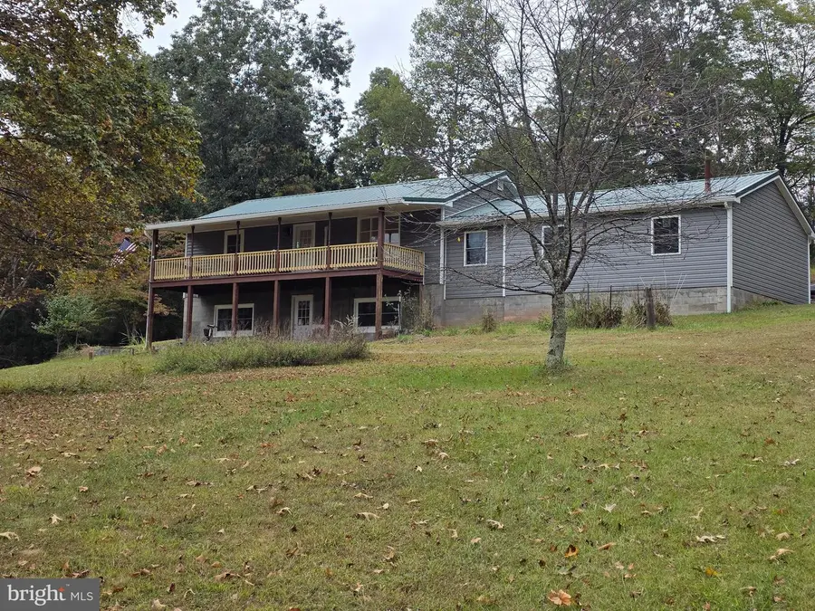 3939 Virginia Line Rd, Berkeley Springs, WV 25411 - Image #2