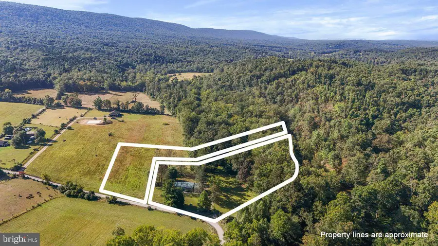 25 Millhaven Ln, Berkeley Springs, WV 25411 - Image #2