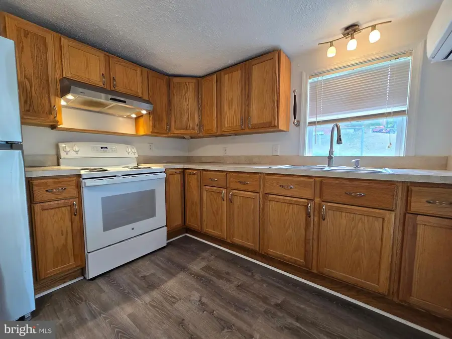 240 Ewing St, Berkeley Springs, WV 25411 - Image #3