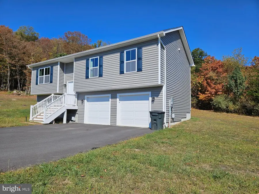 47 Bobbi Ct, Berkeley Springs, WV 25411 - Image #2