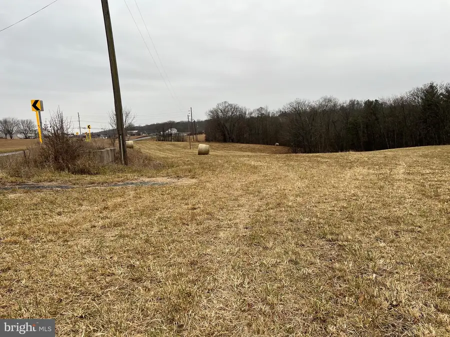 6499 Martinsburg Rd, Berkeley Springs, WV 25411 - Image #2