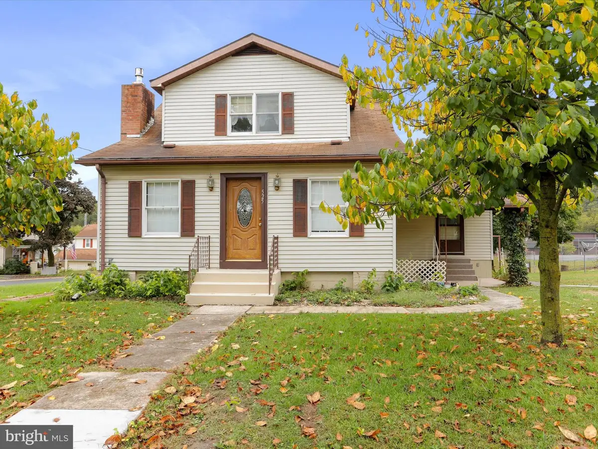525 Winchester St, Paw Paw, WV 25434 - Image #1