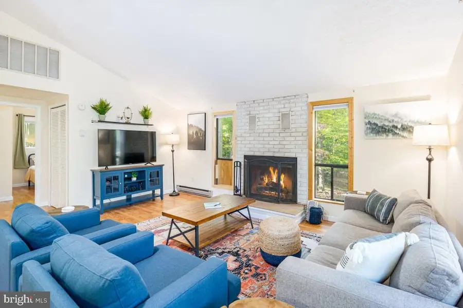 129 Redbud Ln, Hedgesville, WV 25427 - Image #2