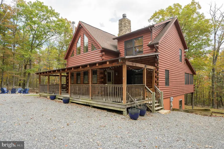 456 Parkside Ter, Berkeley Springs, WV 25411 - Image #2