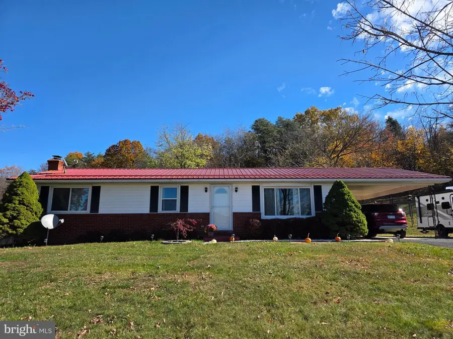 951 Johnsons Mill Rd, Berkeley Springs, WV 25411 - Image #2