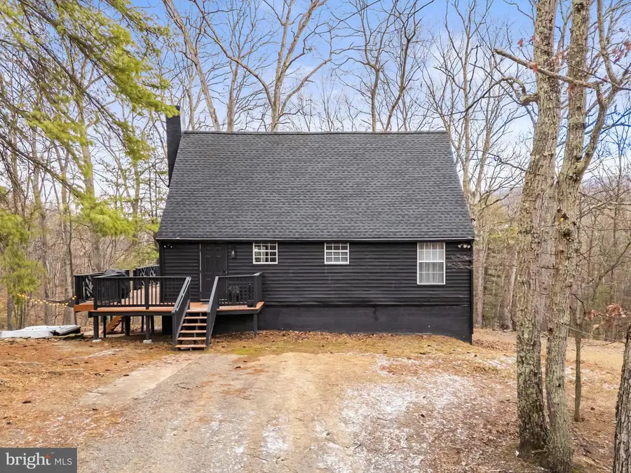 621 Cedar Run Ln, Great Cacapon, WV 25422 - Image #2