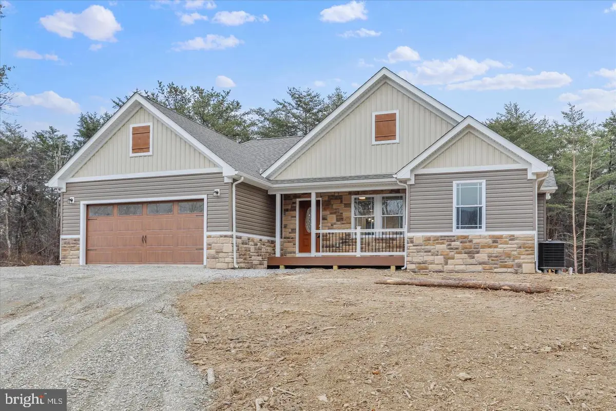 19 Mountain Laurel Dr, Berkeley Springs, WV 25411 - Image #1