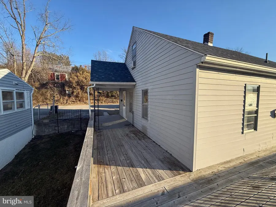 310 Greenway Dr, Berkeley Springs, WV 25411 - Image #2