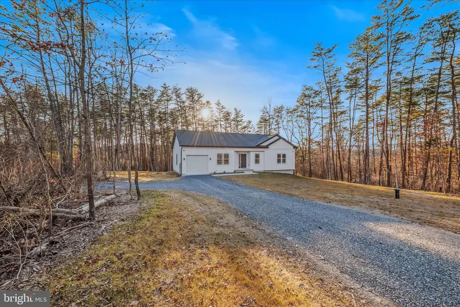 232 Oak Hill Rd, Berkeley Springs, WV 25411 - Image #2