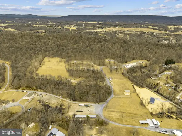 303 Barbeque Dr, BERKELEY SPRINGS, WV 25411