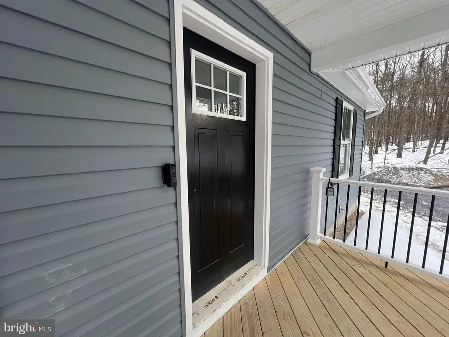 256 Roundtop Ln, Berkeley Springs, WV 25411 - #3