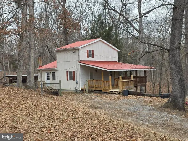 300 Wispy Branch Ln, HEDGESVILLE, WV 25427