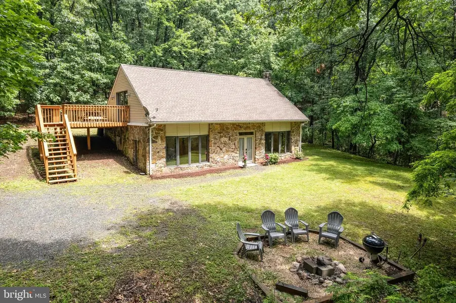 734 Log Cabin Ln, Berkeley Springs, WV 25411 - #2