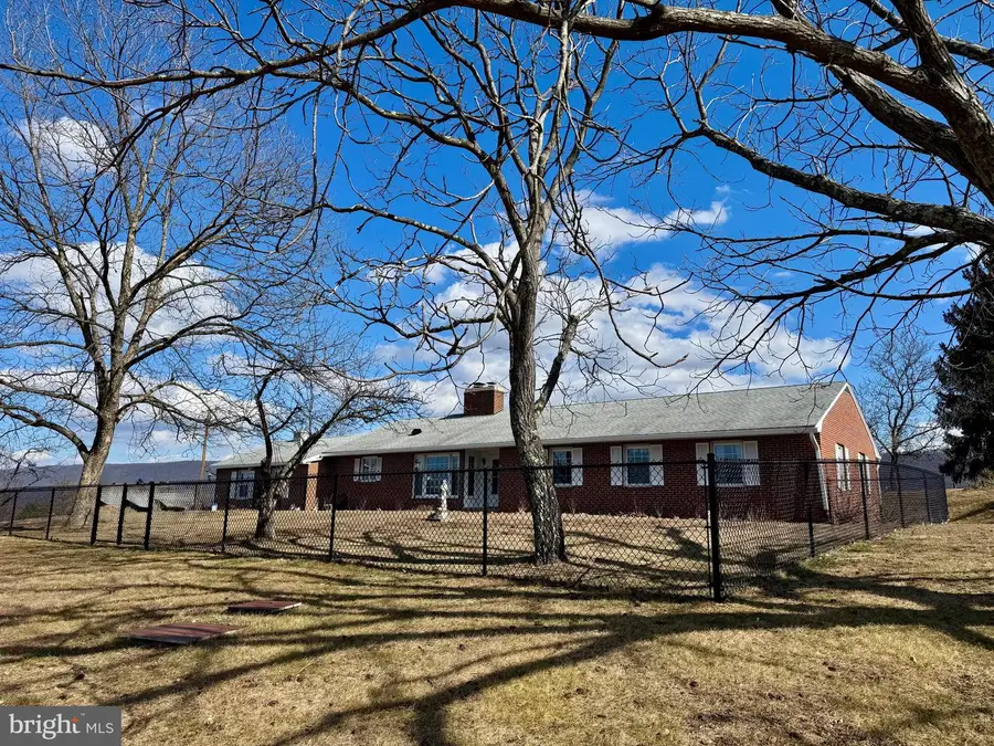 2431 Highland Ridge Rd, Berkeley Springs, WV 25411 - #2