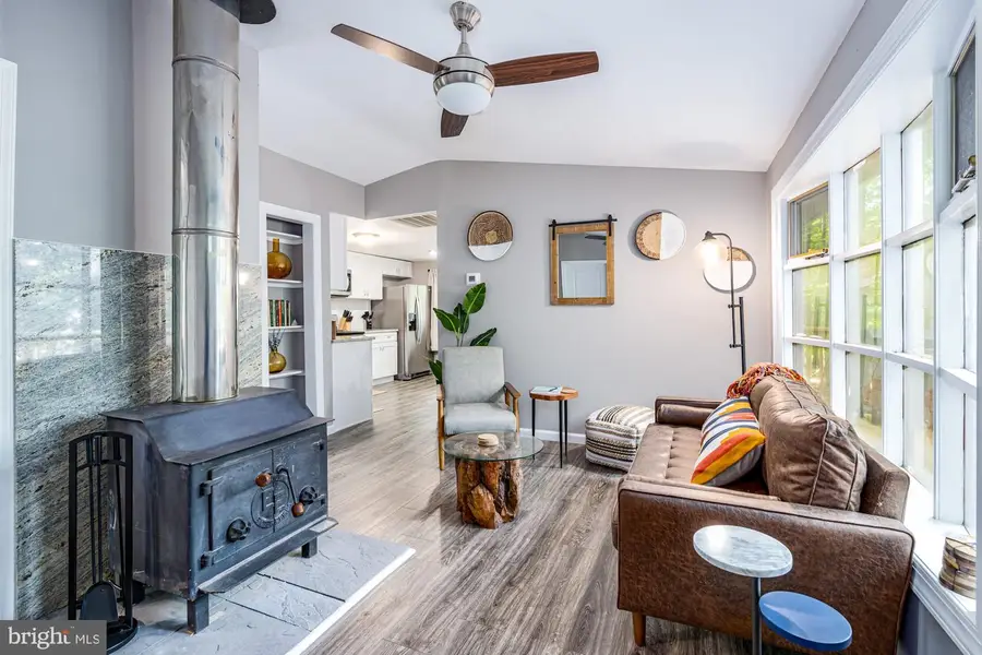 238 Ponds Ct, Berkeley Springs, WV 25411 - #2