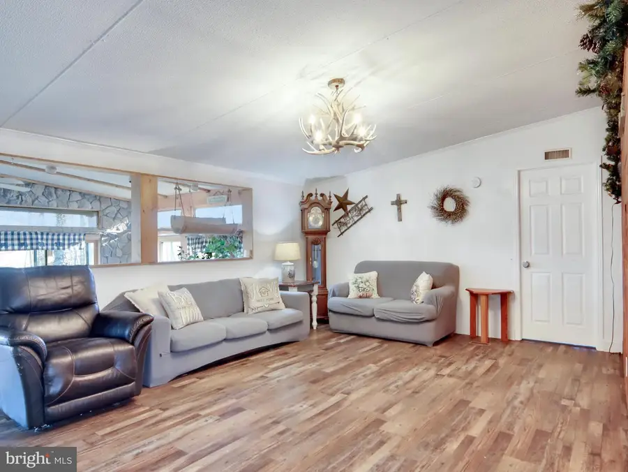 516 Roberts Rd, Great Cacapon, WV 25422 - #3