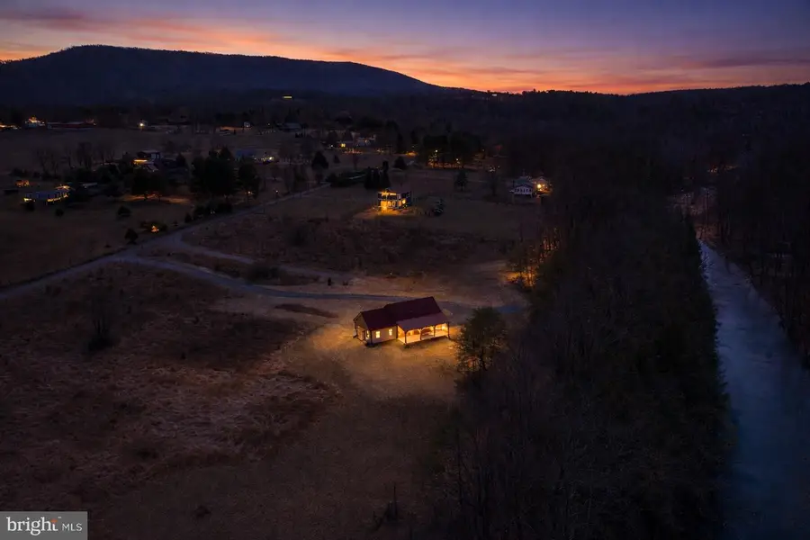 237 Foggy Bottom Ln, Berkeley Springs, WV 25411 - #2