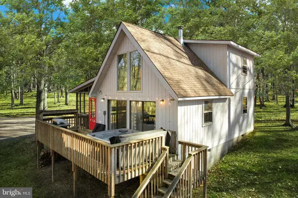 126 Flagstone Ln, BERKELEY SPRINGS, WV 25411