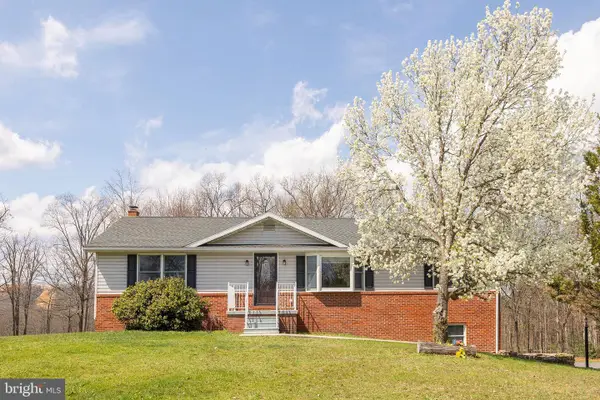 25 Nelson Ln, BERKELEY SPRINGS, WV 25411