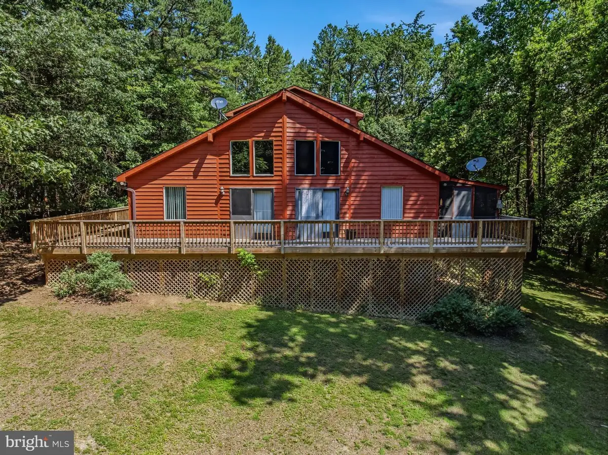 292 Creekview Ln, Berkeley Springs, WV 25411 - #1