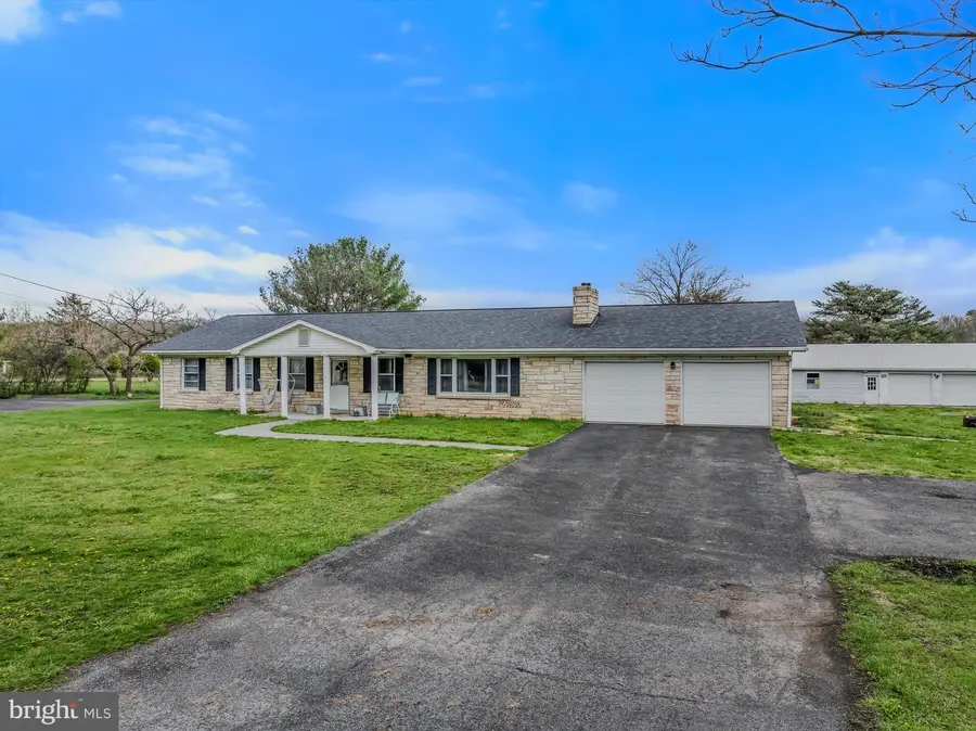 11195 Valley Rd, Berkeley Springs, WV 25411 - #3