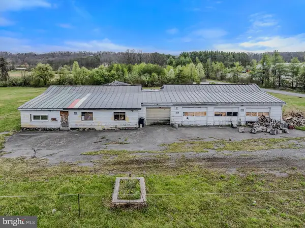 11249 Valley Rd, BERKELEY SPRINGS, WV 25411