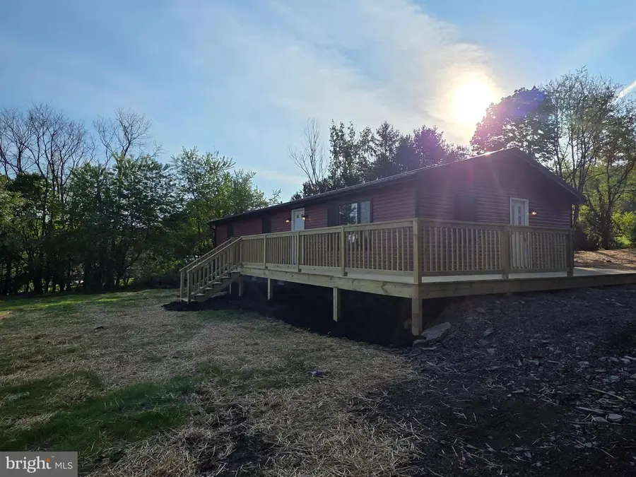 5 Dense Oak Ln, Berkeley Springs, WV 25411 - #2