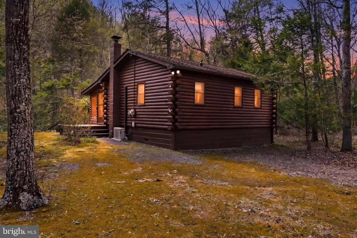 466 Ironmine Ln, Hedgesville, WV 25427 - #1