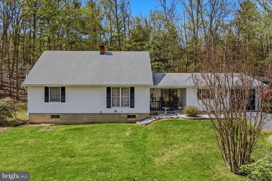 211 Crestview Ln, Berkeley Springs, WV 25411 - #3