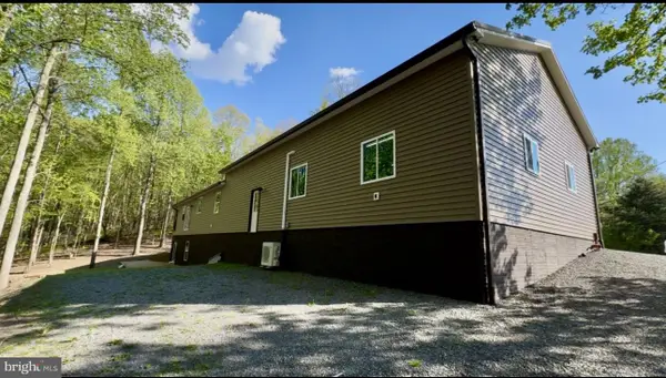 859 Hank Ln, BERKELEY SPRINGS, WV 25411