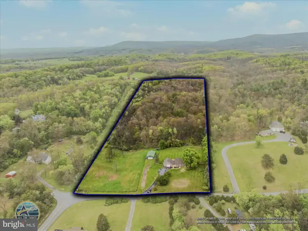 1838 Fulton Rd, HEDGESVILLE, WV 25427